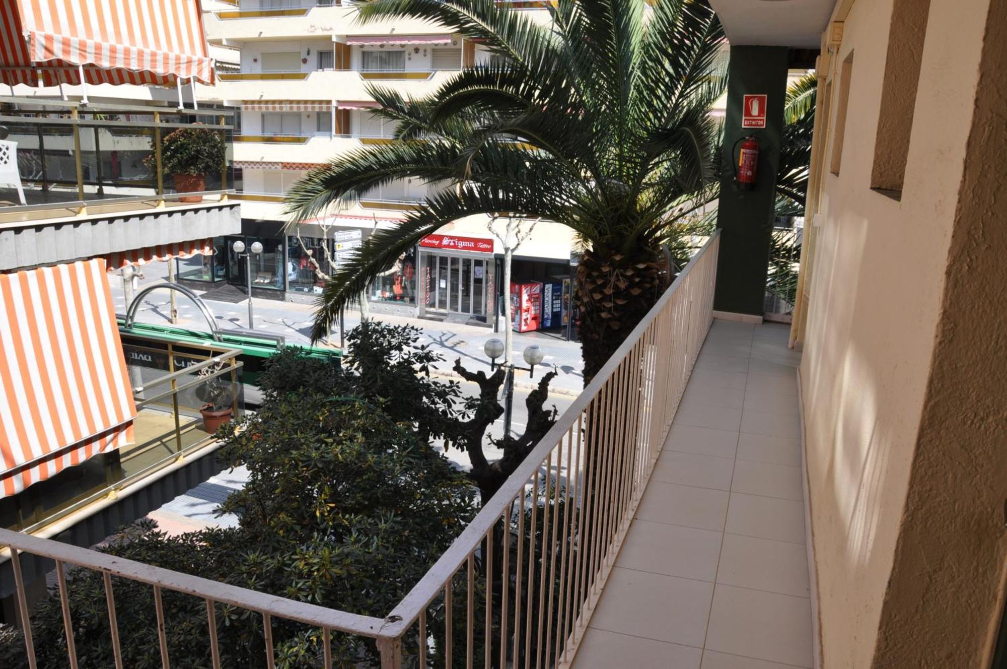 Hostal Montsant Salou Ngoại thất bức ảnh