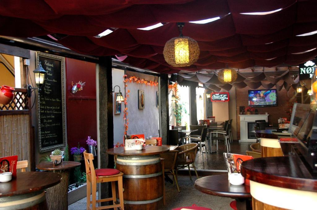 Hostal Montsant Salou Ngoại thất bức ảnh